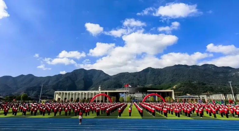 燃动青春！福州工商学院第十七届运动会盛大开幕